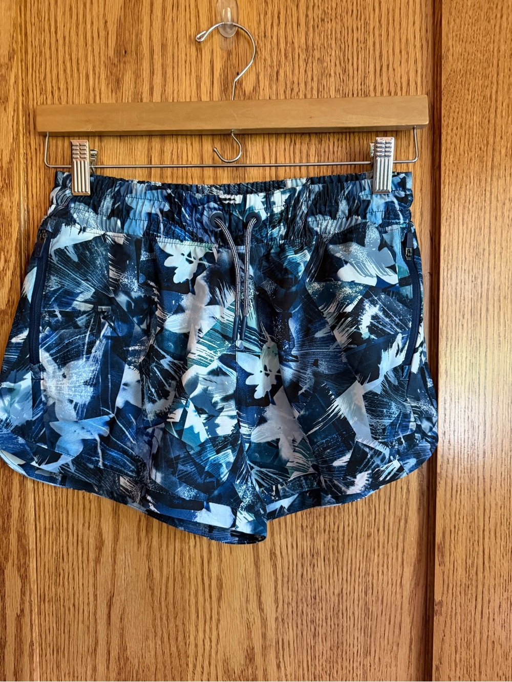 Athleta Navy and White Patterned Girls' Athletic Shorts, Size XL (14)